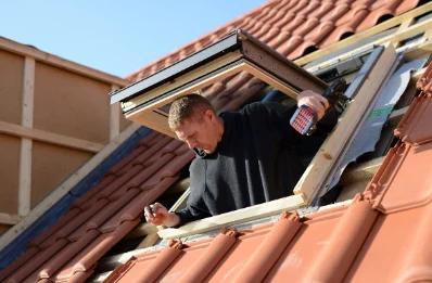 Pose de fenêtres de toit Velux à Puylaroque